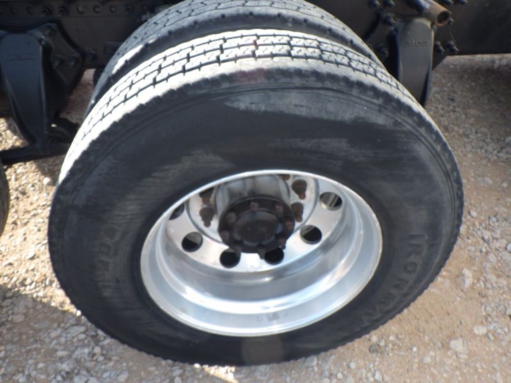 2017-freightliner-cascadia-125-image-6