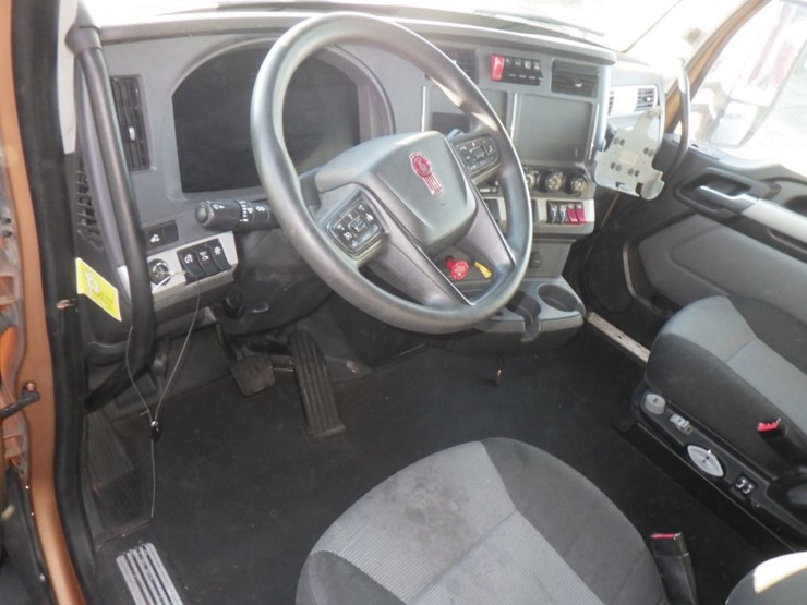 2024-kenworth-t680-image-15