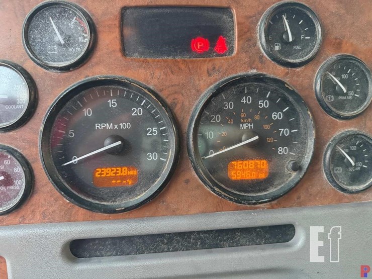 2007-peterbilt-379-image-15