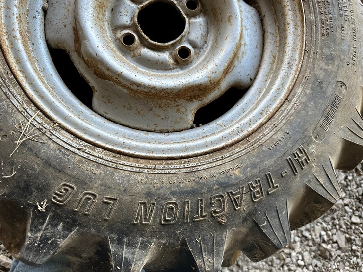 #35878-•-lot-of-(4)-7-14-hi-traction-lug-tires-image-3