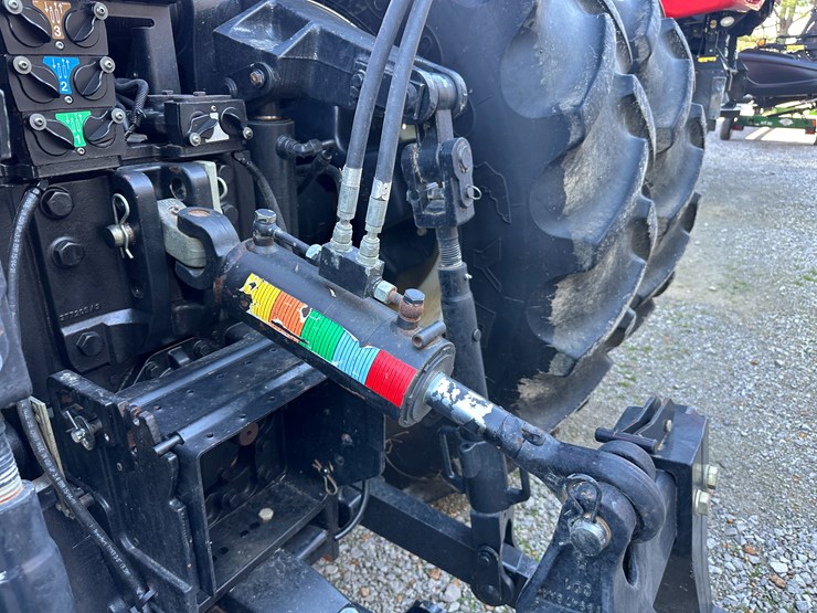 2014-new-holland-t8.330-image-25