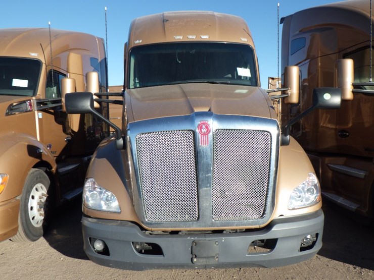 2022-kenworth-t680-image-2