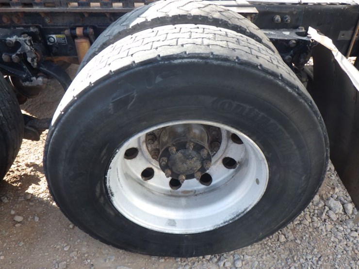 2010-kenworth-t800-image-6