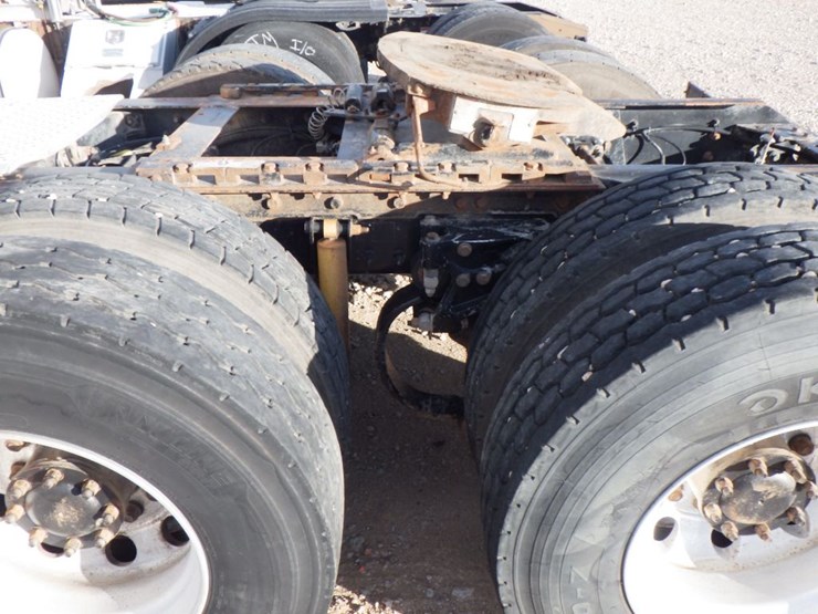 2010-kenworth-t800-image-15