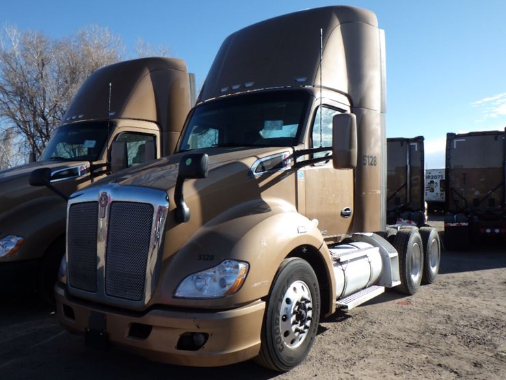 2022-kenworth-t680-image-1