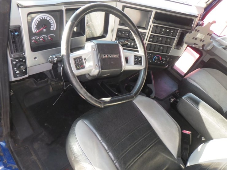 2020-mack-anthem-image-14