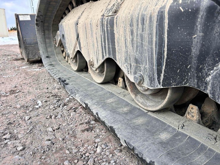 2021-case-tv450b-image-12