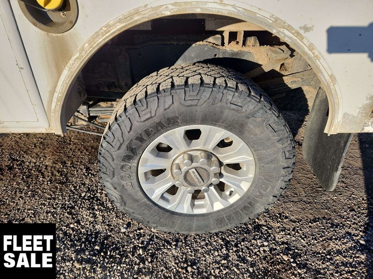 2021-ford-f350-image-13