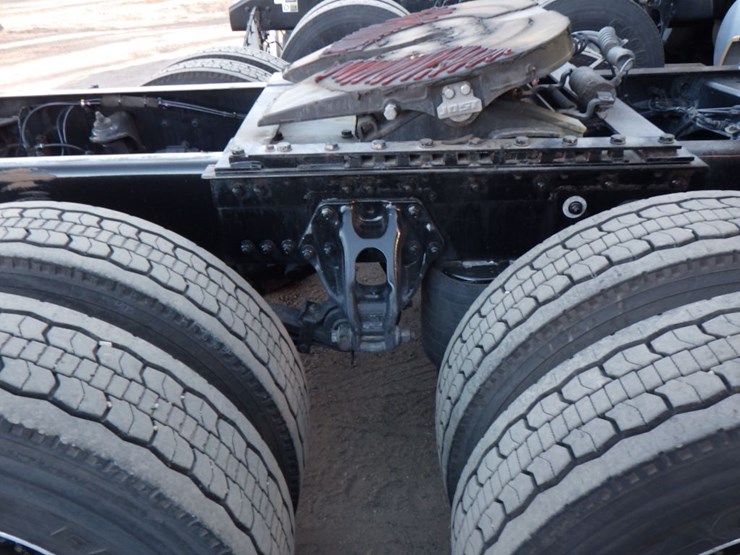 2022-kenworth-t680-image-7