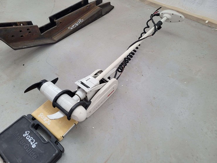 motorguide-salt-water-wireless-trolling-motor-image-6