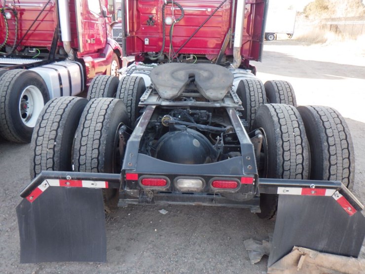 2021-volvo-vnl-300-image-7