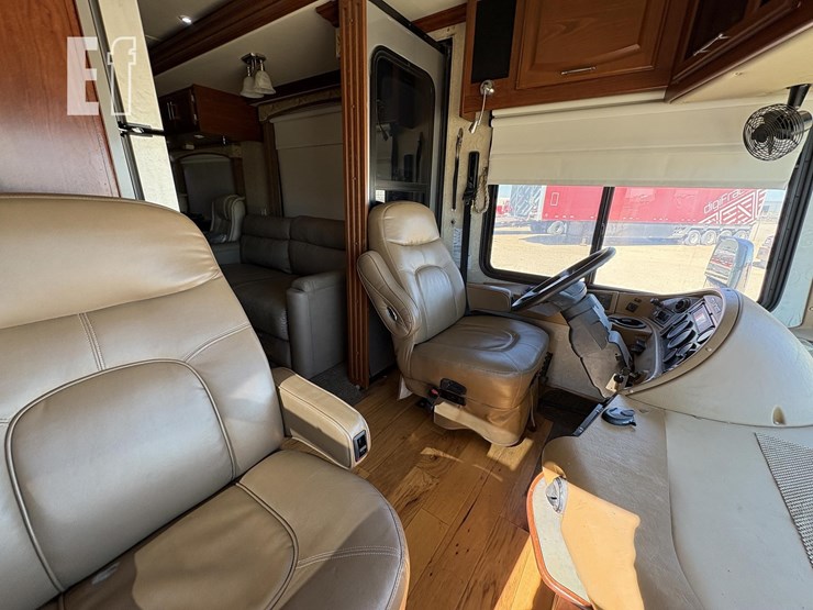 2008-2008-fleetwood-40'-diesel-pusher-motorhome-32777-image-13