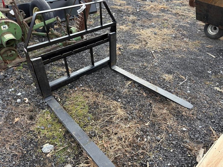 (new)-kivel-48in-pallet-fork-attachment-image-1
