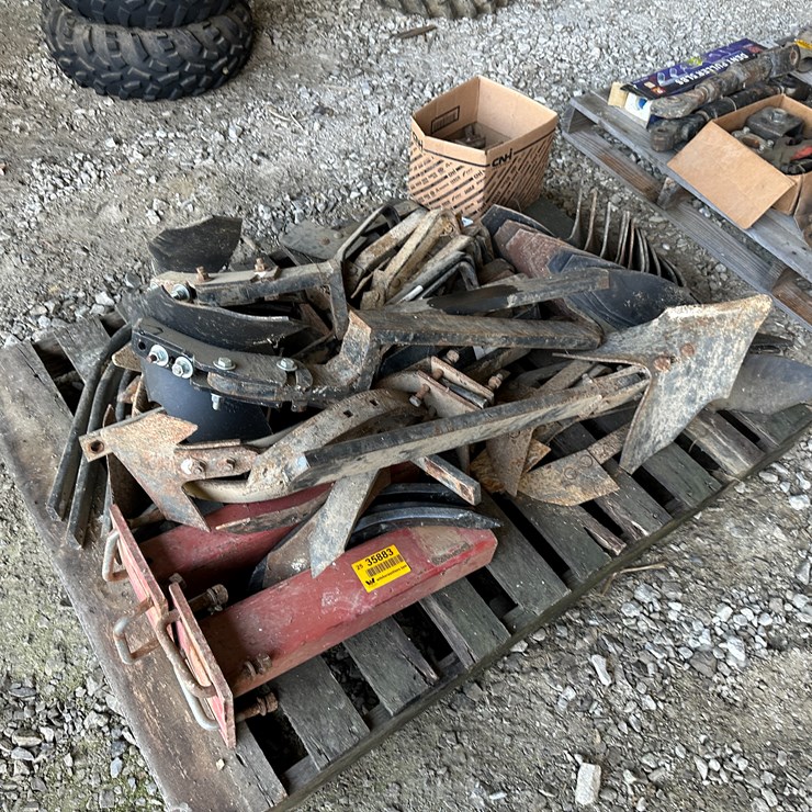 #35883 • Bedder Feet, Shanks and other parts