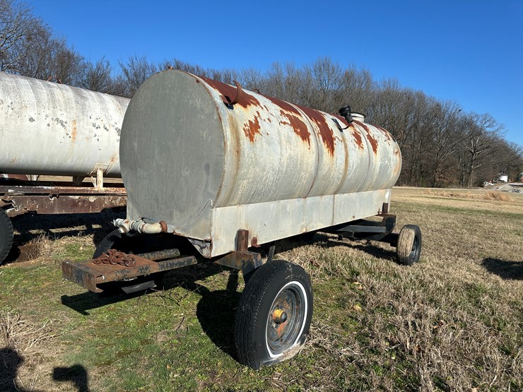#35822-•-~1,000-gallon-fuel-wagon-image-3
