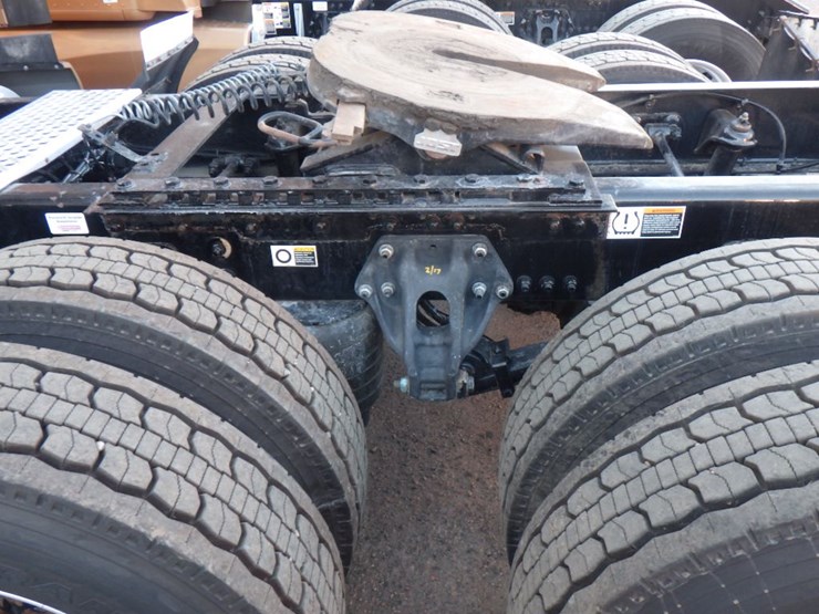 2022-kenworth-t680-image-14