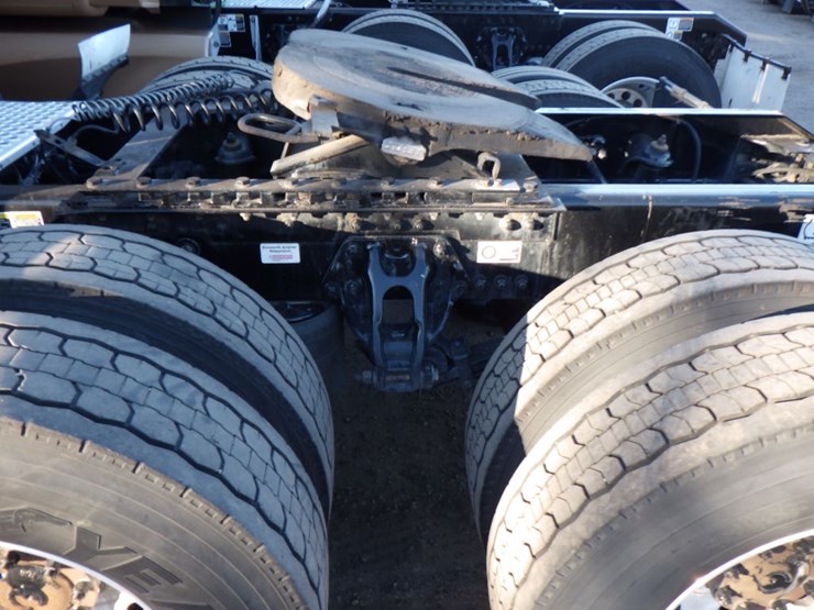 2022-kenworth-t680-image-19