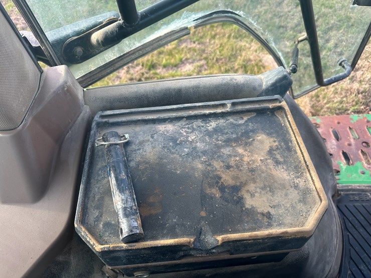 1999-john-deere-8400t-image-62