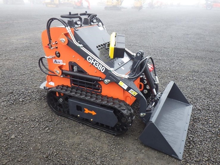 2025-aboss-gh380-skid-steer-tracked-loader-image-4