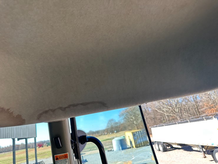 #35799-•-2004-case-mx285-tractor-image-74