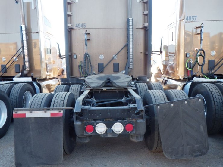 2022-kenworth-t680-image-10