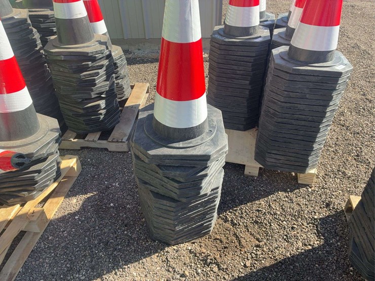 (21)-safety-cones-image-1