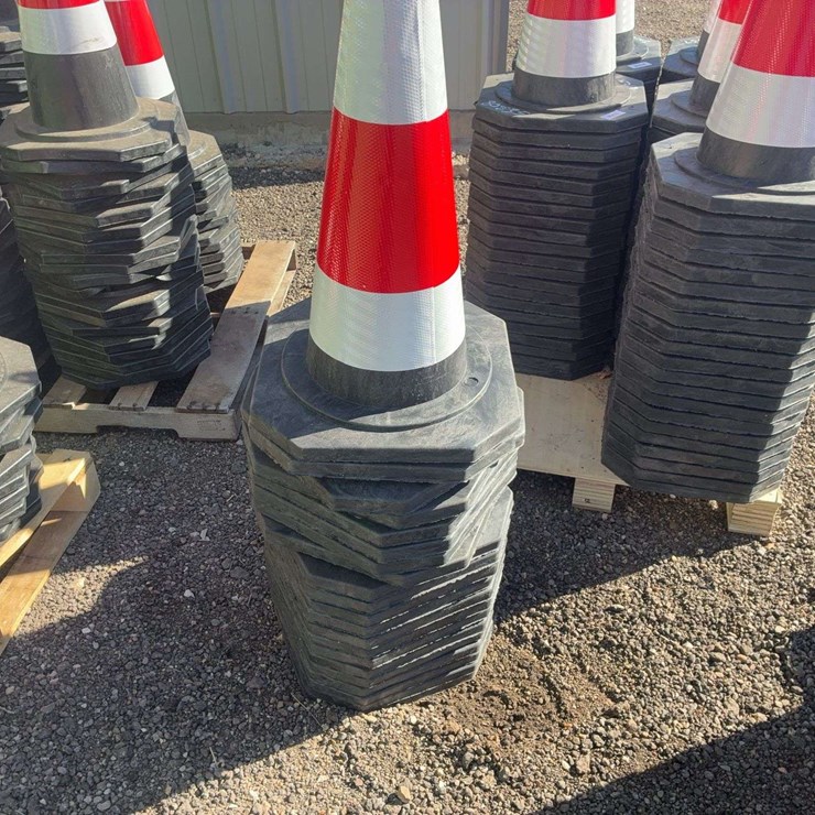 (21) Safety Cones