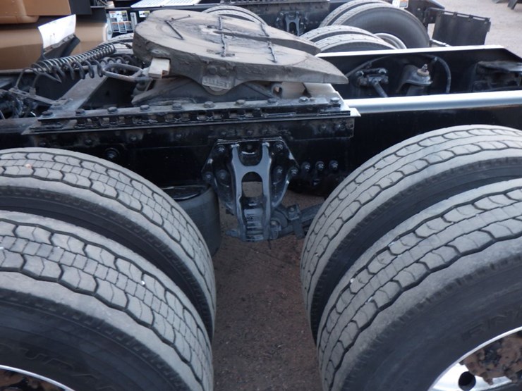 2022-kenworth-t680-image-18