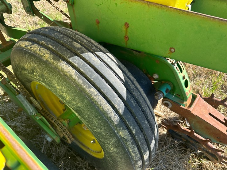 35257-john-deere-12-image-12