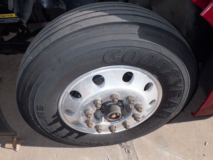 2020-volvo-vnl-760-image-25