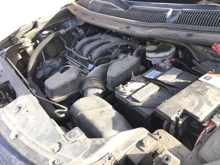 2016-ford-explorer-image-11