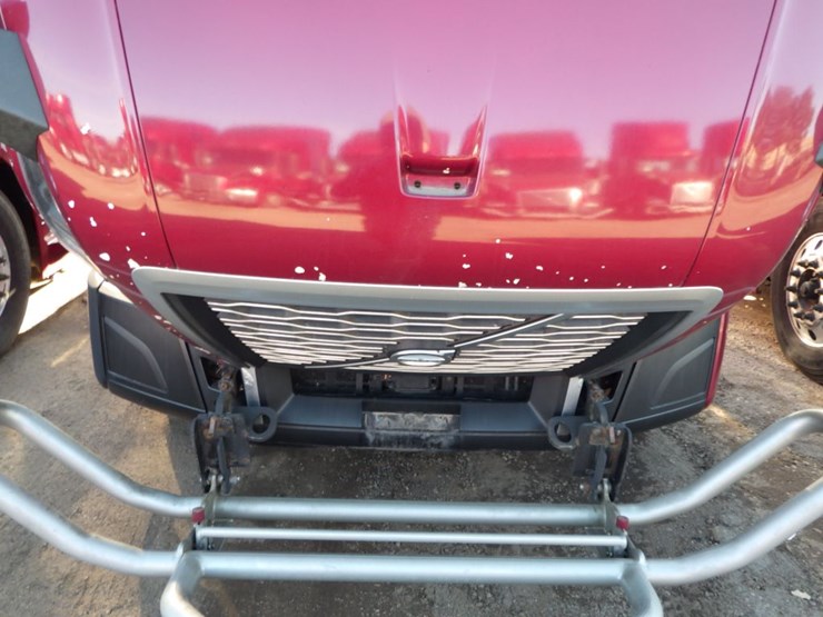 2021-volvo-vnl-300-image-32