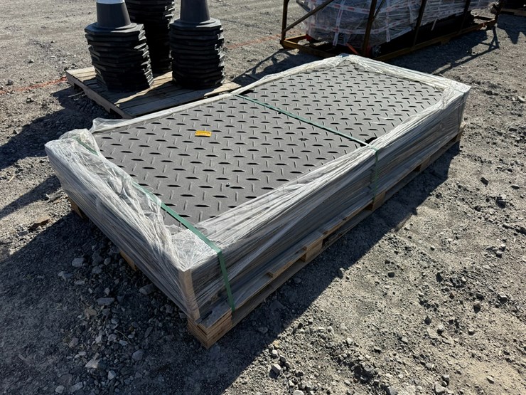 #33661-•-lot-of-ground-protection-mats-image-4