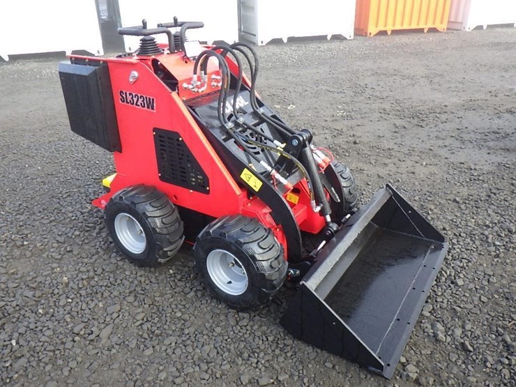 2025-sdlool-323w-skid-steer-loader-image-4