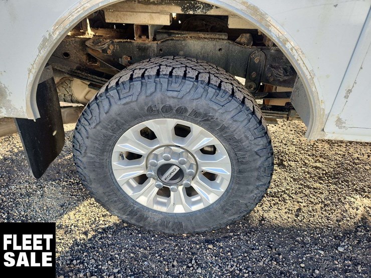 2021-ford-f350-image-14