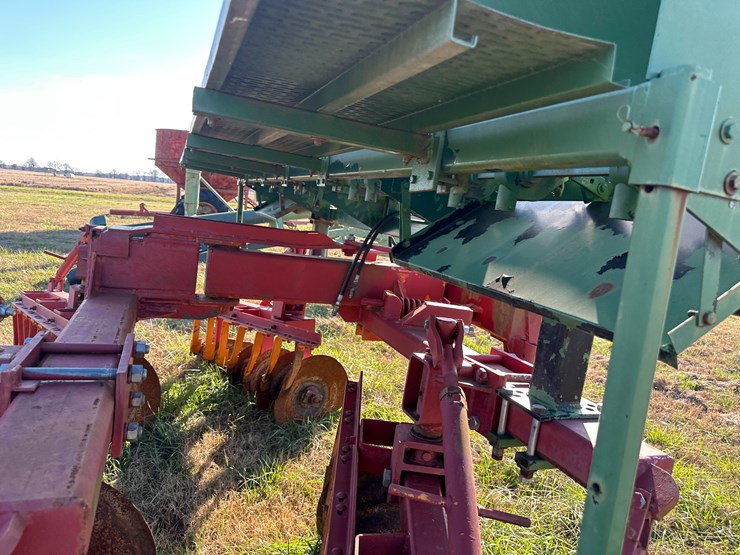 #35840-•-tandem-levee-plow-w/seed-box-image-19