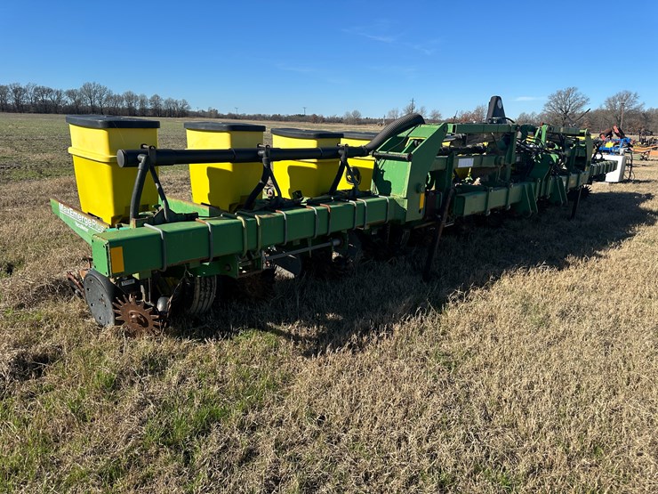 35257-john-deere-12-image-2