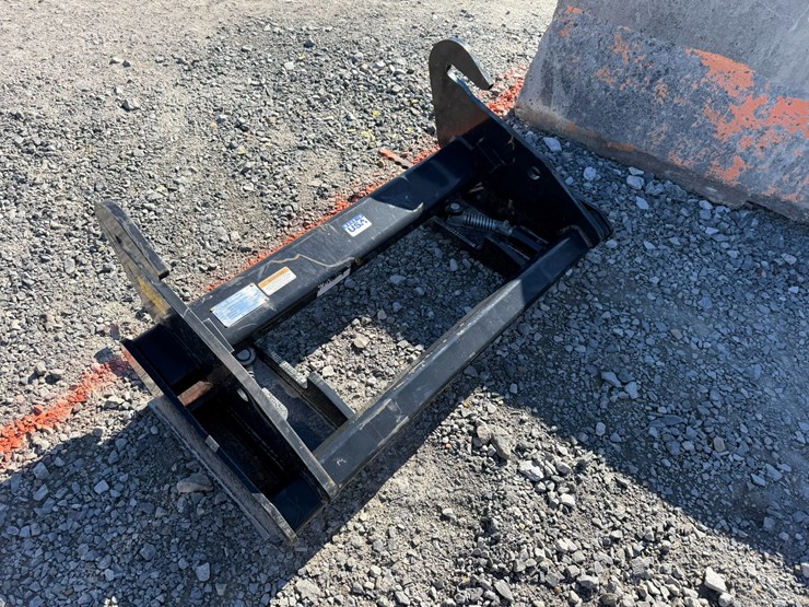 #2002-•-genie-telehandler-to-skid-steer-attachmentinv#-35079-image-4