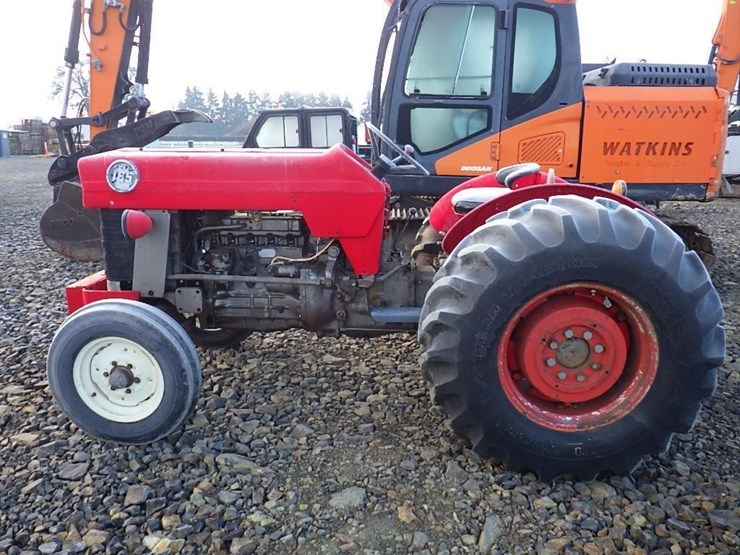 massey-ferguson-tractor-image-8