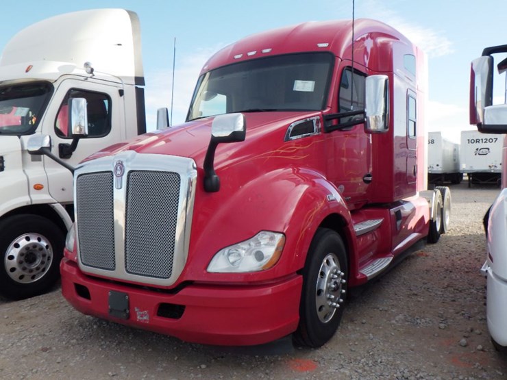 2020-kenworth-t680-image-1