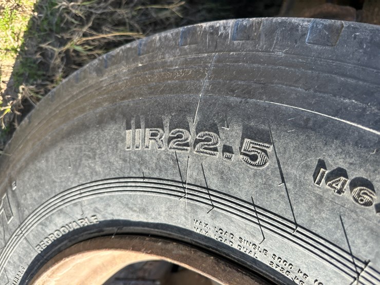 1974-ford-9000-image-5