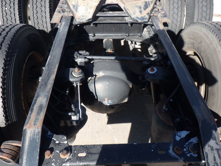 2016-kenworth-t880-image-9