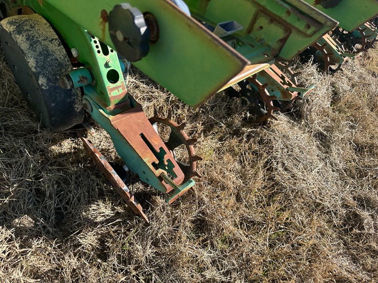 35257-john-deere-12-image-34