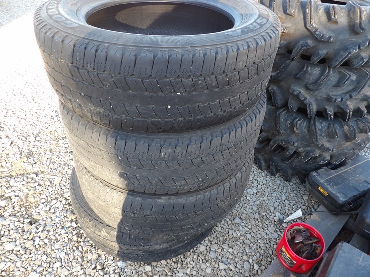 #4861-•-**lot-of-(4)-265/60r20-tires-image-2