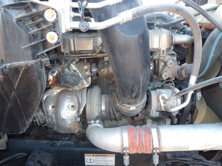 2023-freightliner-cascadia-126-image-27