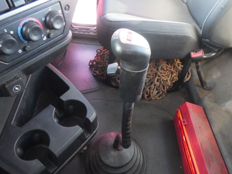 2020-mack-an64t-image-15