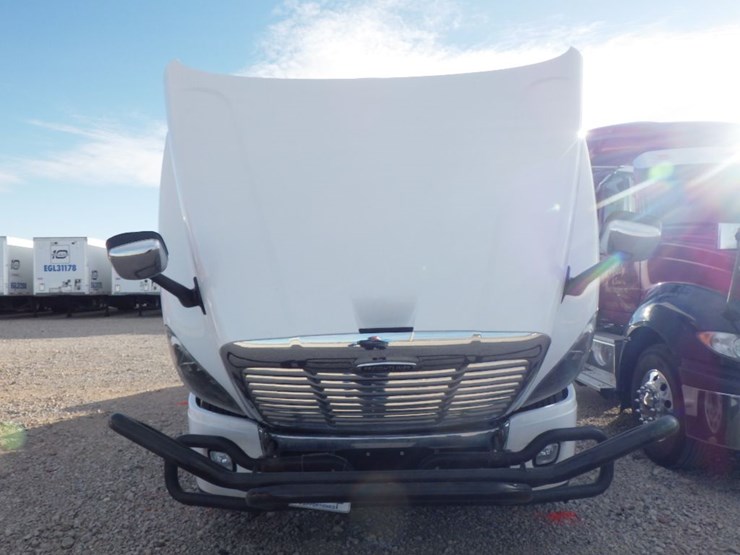 2017-freightliner-cascadia-125-image-25