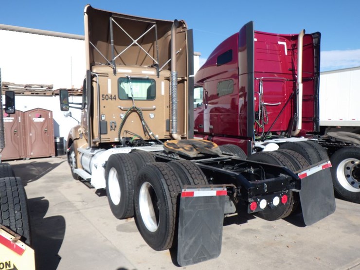 2022-kenworth-t680-image-14