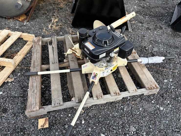 edco-12in-post-hole-digger-image-3