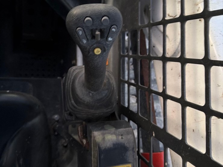 2019-bobcat-t590-image-13